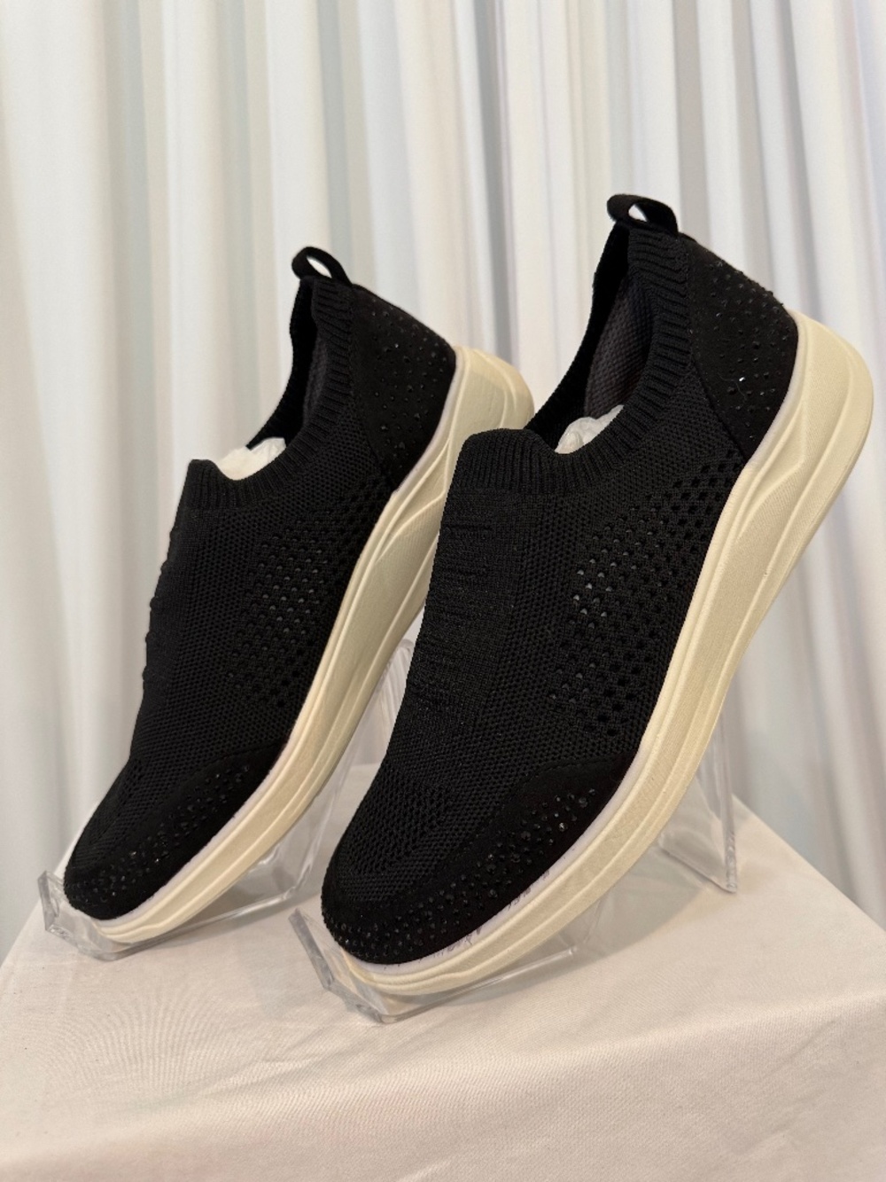 LifeStride BZEES Timeless Bright Rhinestone Slip On Sneakers Black 7.5M NWOB